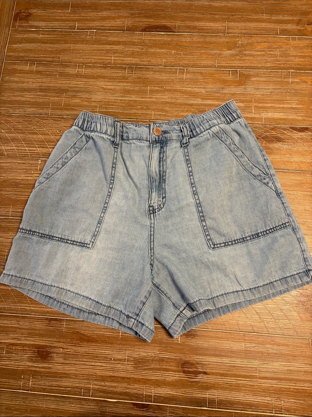 Women's Light Blue Denim Pull-On Shorts with Front Patch Pockets